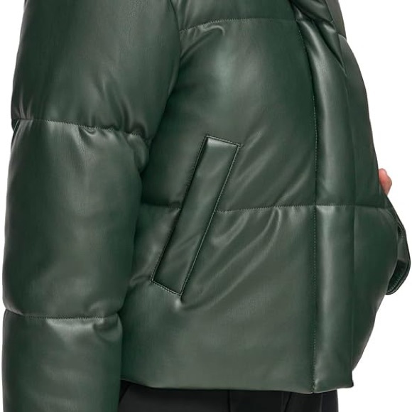 Levi’s Green Vegan Leather
Puffer Jacket Medium - Picture 2 of 6